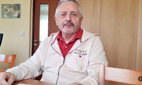 Starosta jako vládce: Postavil silnici načerno a na cizím. Stíhá ho policie